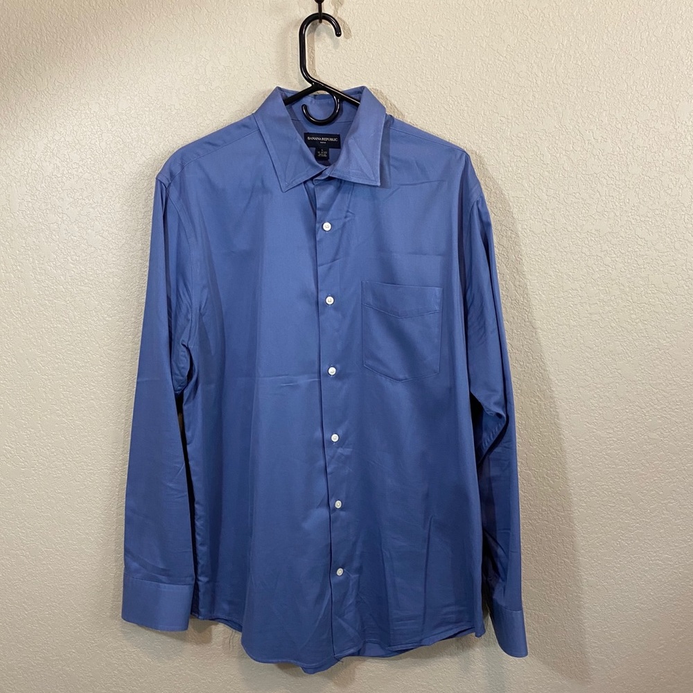 Banana Republic Outlet Blue Dress Shirt - Size L